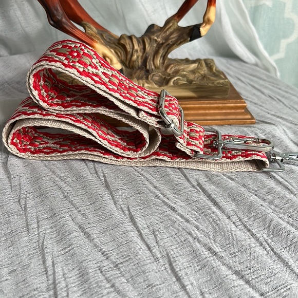 EXTENDABLE SHOULDER/CROSSBODY STRAP - Picture 3 of 6